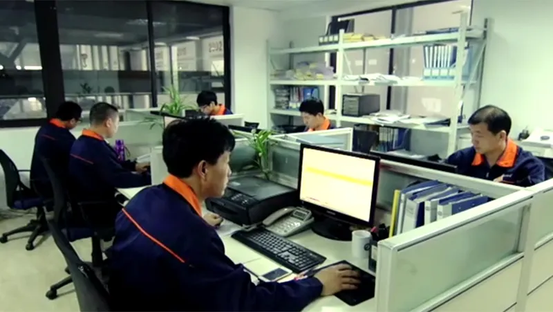 Industry engineers (jointly explore process solutions)